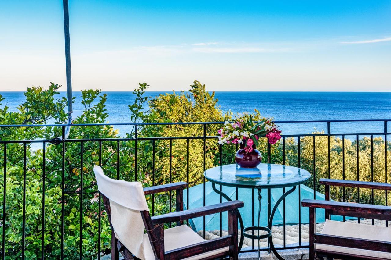 Eros Pittoresque Retreats - Perfect Location, Panoramic Seaview Koróni Kültér fotó